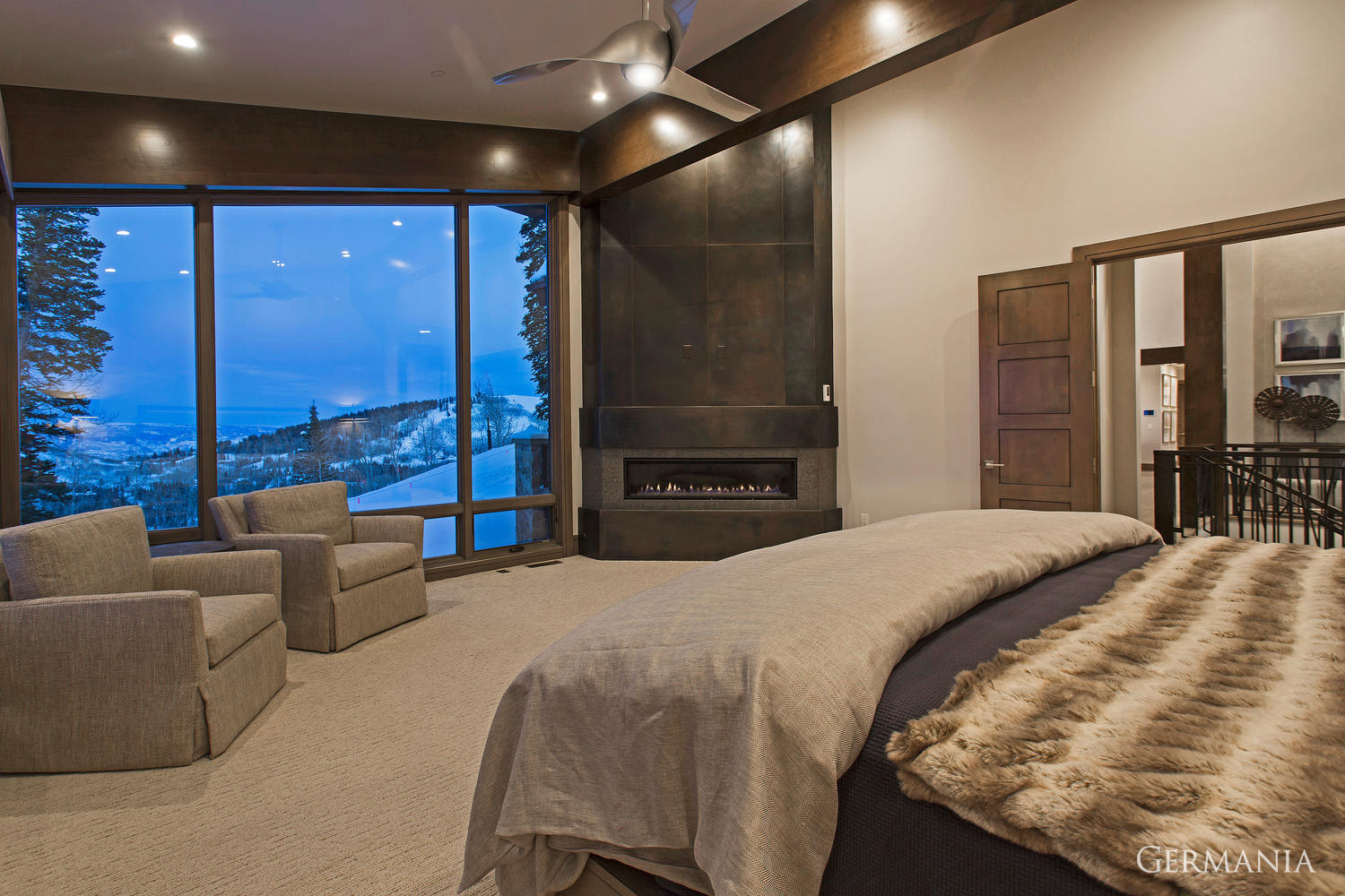 At Germania Construction, your luxury home master bedroom is a pivotal area in your custom home. Through the entire process, we ensure your expectations are exceeded. From fireplaces to beams, we work with you to deliver the best mountain home living experience.