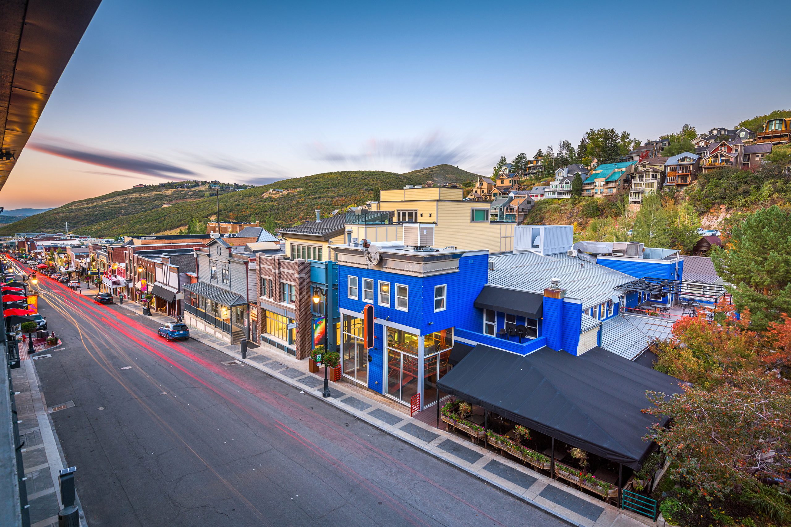 If you’re looking for good places to eat in Park City, Utah, you can drive past those fast-food drive-thrus. Don’t stop at the chain restaurants either. Park City is filled with tasty dining options, and we’ve rounded up a list of some of the best places to eat in Park City.