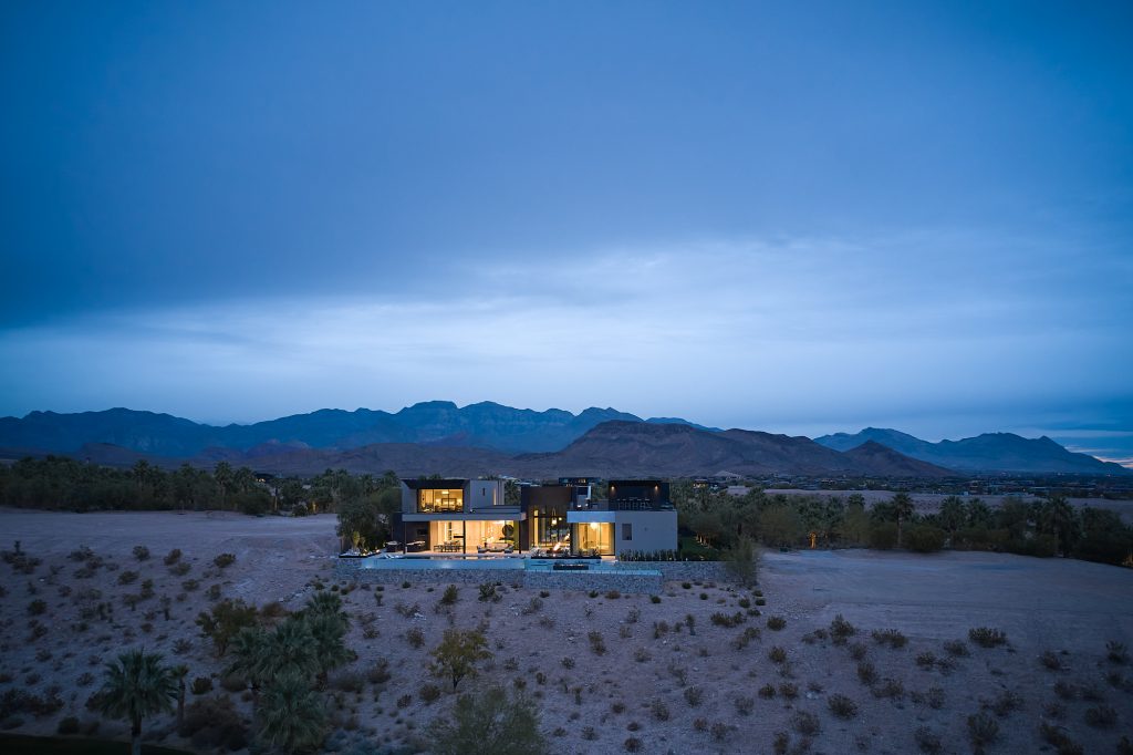 Tucked away in the desert, away from other houses is this perfect house with a dreamy backyard.