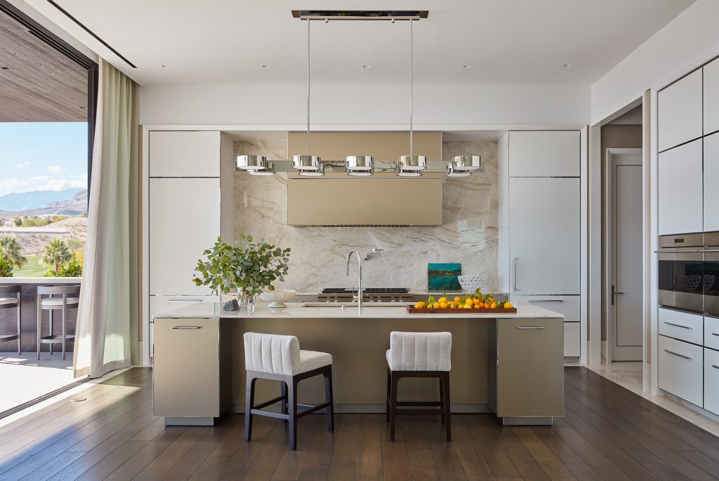 Cooking is a pleasure in this bright kitchen with amazing views.