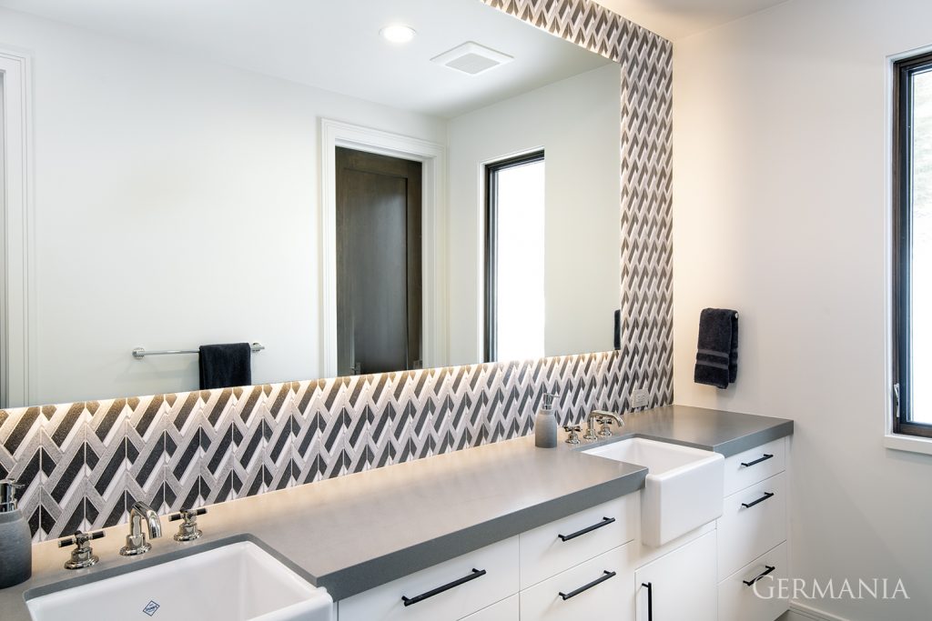 This modern tile backsplash design is both beautiful and functional.